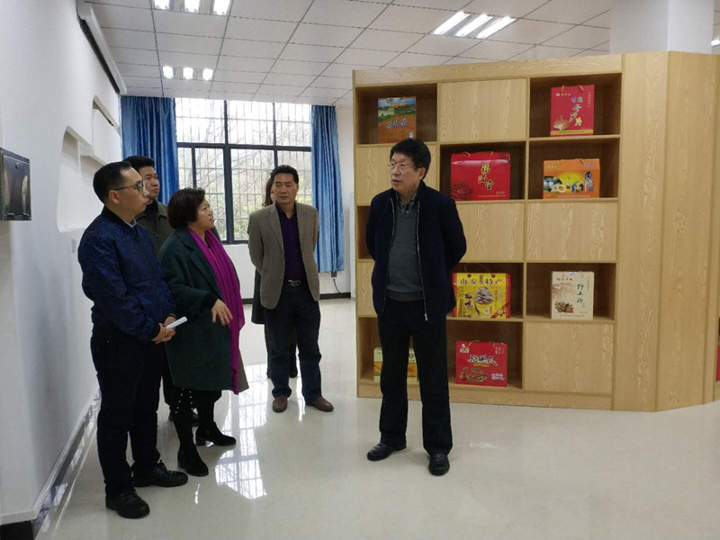 省畢業(yè)生就業(yè)辦公室主任陳學(xué)軍一行來(lái)我院調(diào)研 (14376).jpg
