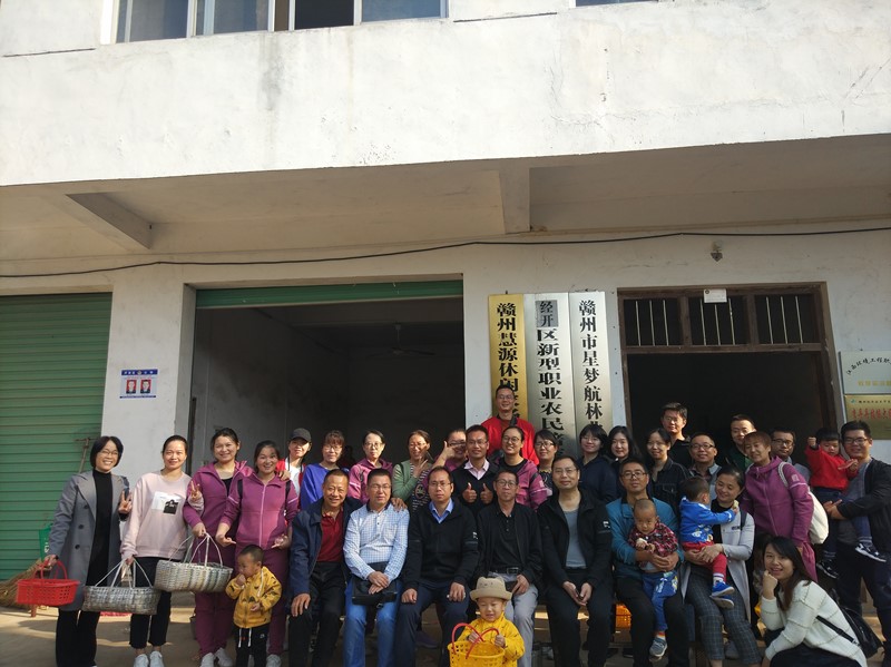 “送栽培技術下鄉(xiāng)，助開發(fā)區(qū)百姓增收致富”活動照片 (3)_wps圖片.jpg