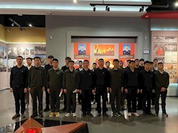 工業(yè)與設(shè)計(jì)學(xué)院開展“緬懷革命先烈，弘揚(yáng)烈士精神”清明悼念革命烈士活動
