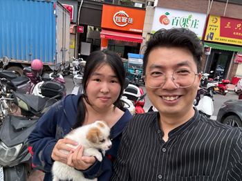 深入企業(yè)走訪，關(guān)愛學生成長